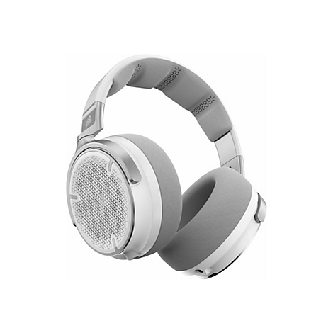Weißes Headset vor weißem Hintergrund. Graue Ohrpolster und Bügel, silberfarbene Akzente. Der Kopfhörer ist leicht von der Seite aufgenommen.