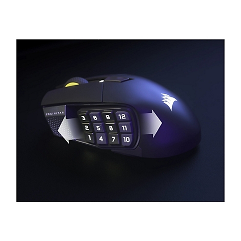 Nahaufnahme einer schwarzen Gaming-Maus mit nummerierten Tasten. Das Logo ist rechts zu sehen.