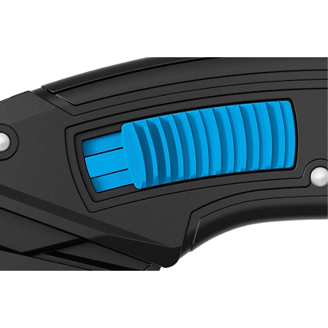 Gros plan sur un cutter noir avec un curseur bleu vif nervuré pour le fonctionnement.
