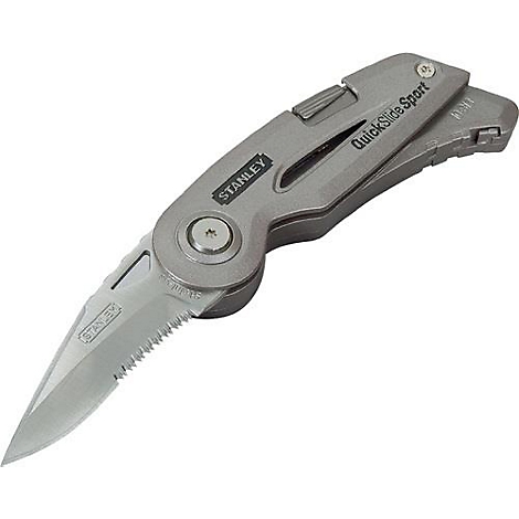 Un couteau Stanley QuickSlide Sport argenté avec une lame dentelée.