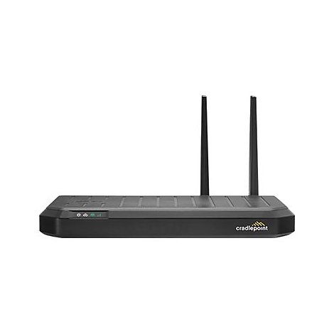 Schwarzer Cradlepoint Router mit zwei Antennen. Auf der Oberfläche sind Kontrollleuchten zu sehen, rechts ist der Schriftzug "cradlepoint" zu erkennen.