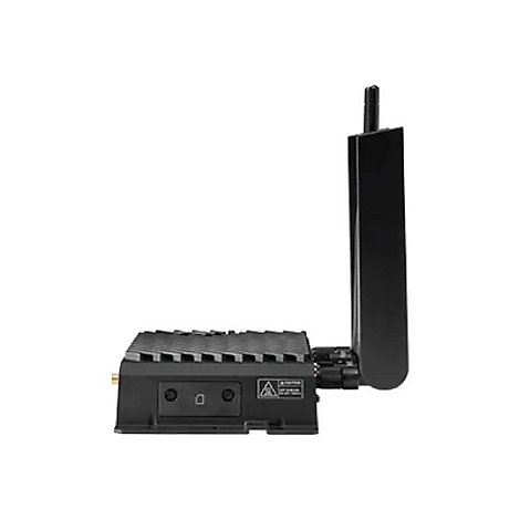 Schwarzes elektronisches Gerät mit Antenne, Detailansicht vor weißem Hintergrund.