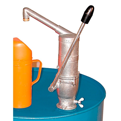 Silver barrel pump with handle, spout and lever, on a blue barrel. Next to it, an orange canister.