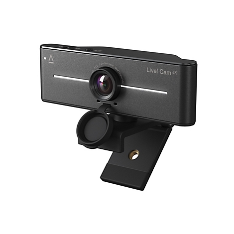 Schwarze 4K Webcam mit Halterung und geöffneter Linsenschutzabdeckung vor weißem Hintergrund.