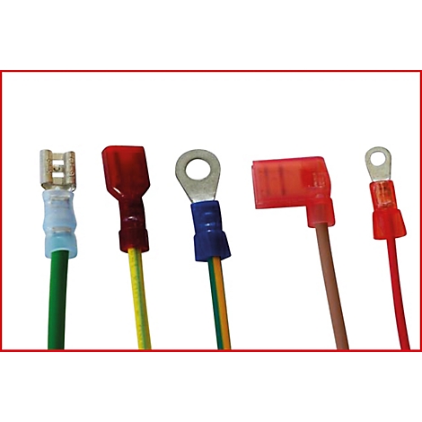 Verschiedene Kabelverbinder, Nahaufnahme. Grüne, gelbe, braune und rote Kabel, jeweils mit verschiedenen Metall- und Kunststoffklemmen.