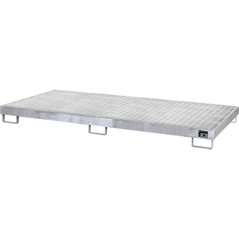 Una plataforma metálica con una superficie similar a una rejilla. Se apoya sobre patas cortas y rectangulares.