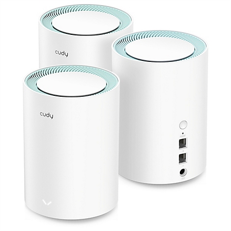 Drei zylindrische weiße Cudy WLAN-Router mit hellblauen Akzenten auf weißem Hintergrund.
