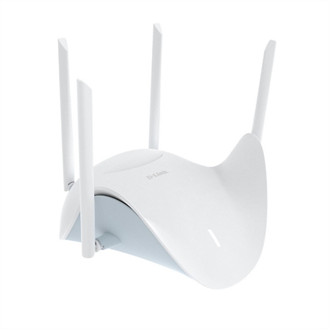 Ein weißer D-Link Router, vier Antennen, auf weißem Hintergrund.