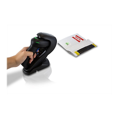 Eine Hand hÃ¤lt einen schwarzen Barcodescanner. Rechts daneben liegt eine Verpackung mit Text: GLASS.