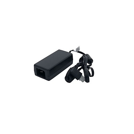 Ein schwarzes Netzteil mit einem Netzkabel und einem Stecker. Auf weißem Hintergrund.