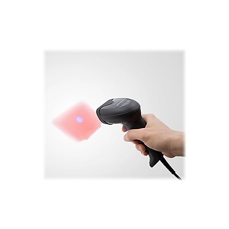 Person hÃ¤lt einen schwarzen Barcode-Scanner auf eine rote Markierung, die vor einem weiÃŸen Hintergrund projiziert wird.