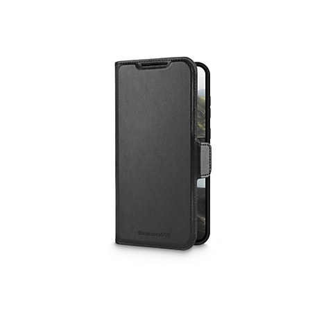 Schwarze Handyhülle mit Klappfunktion; das Display ist teilweise sichtbar. Auf der Vorderseite steht „dramante1928“.