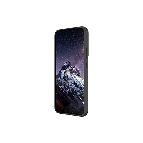 Smartphone, mit Display eines Bergpanoramas vor sternenklarem Nachthimmel. Das Telefon ist in einer dunklen Schutzhülle.