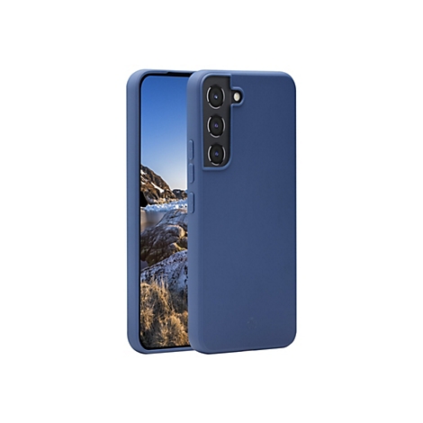 Ein dunkelblaues Smartphone mit Hülle, das Display zeigt eine Landschaft. Auf der Rückseite sind drei Kameras.