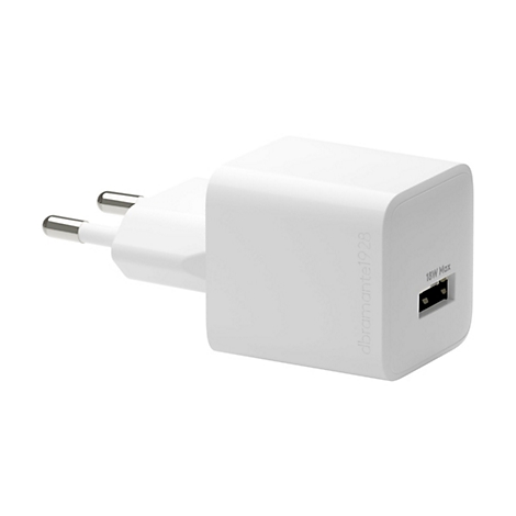 Weißes Ladegerät mit Steckern und USB-Anschluss. Auf dem Gehäuse steht „dbramante1928, 18W Max“.