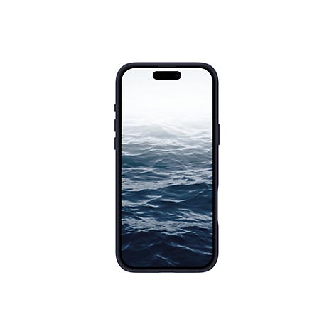 Ein Smartphone zeigt eine Nahaufnahme von Meereswellen mit Nebel am Horizont.
