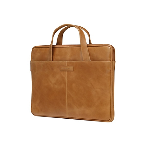 Eine hellbraune Ledertasche mit Henkeln und einer Fronttasche, „dramante1928“ Schriftzug.