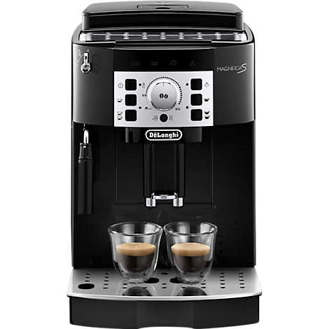 Schwarze Espressomaschine mit zwei Gläsern Kaffee, silbernen Bedienelementen, Marke Delonghi. Aufhellung im Bild.