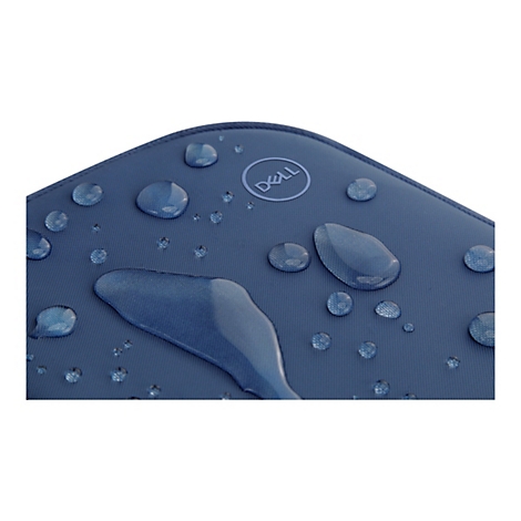 Gros plan sur un sac d'ordinateur portable bleu Dell recouvert de gouttelettes d'eau.