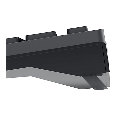 Nahaufnahme einer schwarzen Tastatur. Im Vordergrund sind Tasten und ein Teil der Unterseite zu sehen.