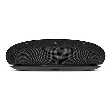 Ein schwarzer, ovalförmiger Smart Speaker auf einem schwarzen Sockel. Oben befinden sich Bedienelemente.