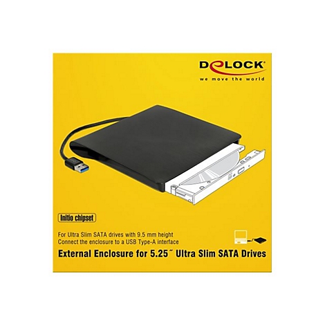 Schwarzes externes Festplattengehäuse von Delock vor gelbem Hintergrund mit USB-Kabel.