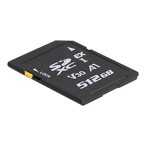 Eine schwarze 512GB SDXC Speicherkarte mit gelbem Schreibschutzschalter vor weißem Hintergrund.