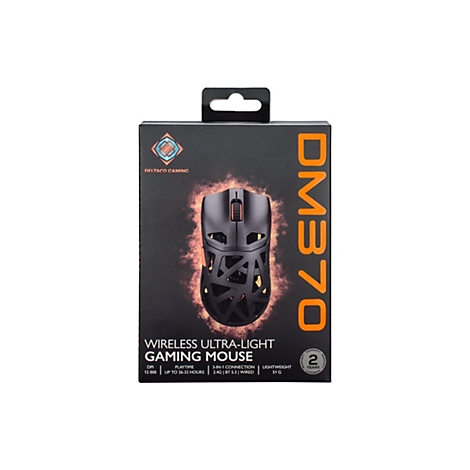 Produktverpackung einer schwarzen, leichten Deltaco Gaming Maus DM370 mit orangen Akzenten auf schwarzem Grund.