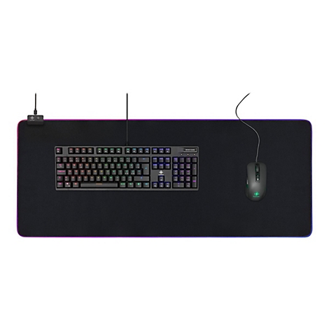 Schwarzes Gaming-Set mit Tastatur, Maus und Mauspad mit LED-Beleuchtung. Die Tastatur und Maus sind angeschlossen. Das Pad hat einen farbigen Rand.