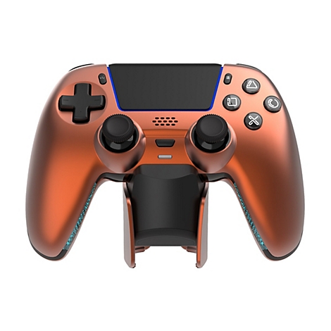 Kupferfarbener Gamecontroller auf einer passenden Ladestation vor weißem Hintergrund.