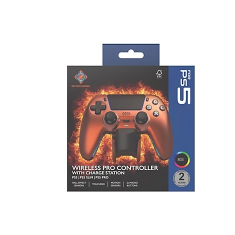 Kupferfarbener Wireless-Controller mit Ladestation in einer schwarzen Verpackung mit Flammenmotiv.