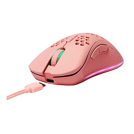 Hellrosa Gaming-Maus, Kabel ist angeschlossen. Auf der Oberseite befinden sich Löcher und ein Scrollrad, die Unterseite hat eine LED-Leuchte.