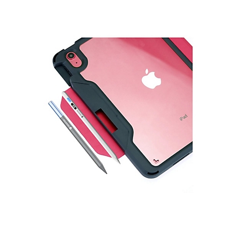 Rückseite eines rosafarbenen iPads in einer dunkelgrauen Schutzhülle mit zwei Stylus-Stiften daneben.