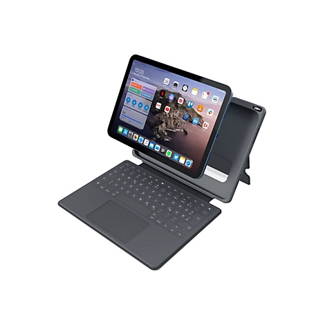Ein graues Tablet mit Bildschirm, der eine App-Oberfläche zeigt, liegt auf einer ebenfalls grauen Tastatur. Beide sind vor weißem Hintergrund.