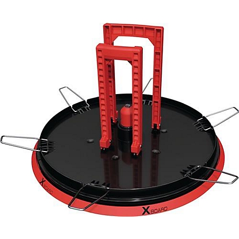 Objet circulaire noir avec des éléments rouges et des supports argentés, bord rouge avec inscription "X BOARD".