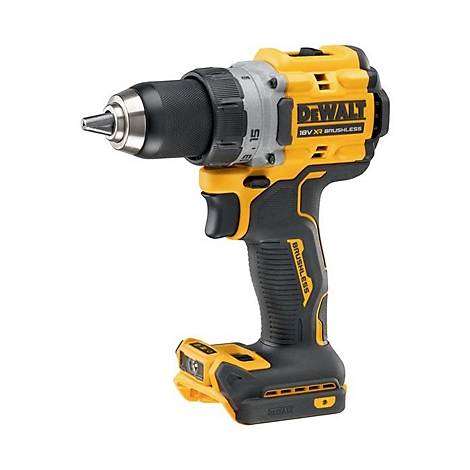 Perceuse sans fil jaune et noire de Dewalt, sur fond blanc. Inscription : "DEWALT 18V XR BRUSHLESS".