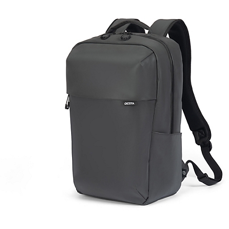 Dunkelgrauer Rucksack, quadratisch geformt. Auf der Vorderseite befindet sich ein kleines Rechteck mit dem Schriftzug "Dicota".