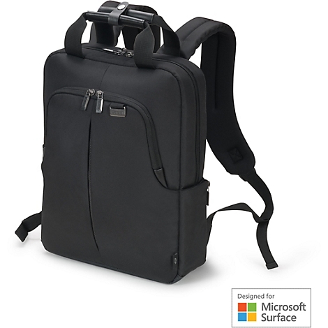 Sac à dos noir avec deux poignées de transport et des bretelles rembourrées. Sur le devant, il y a deux poches zippées avec le logo "Dicota". Le logo "Designed for Microsoft Surface" est en bas à droite.