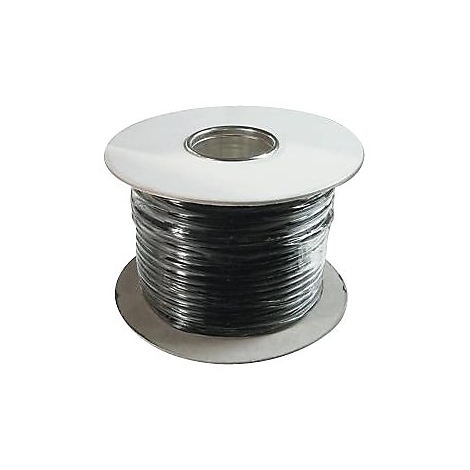 Draht auf einer weißen Spule. Der Draht ist schwarz, die Spule hat einen metallischen Kern.