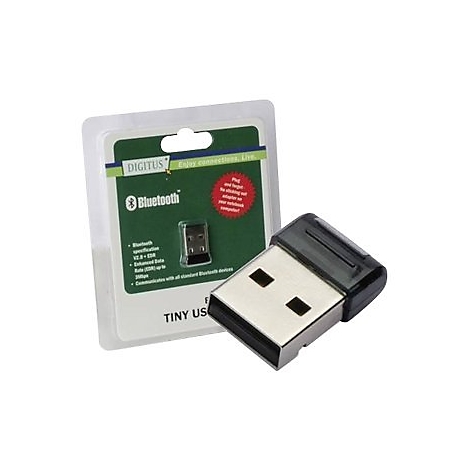 Ein Bluetooth-USB-Adapter mit Verpackung. Der Adapter ist schwarz und silberfarben. Die Verpackung zeigt Produktinformationen.