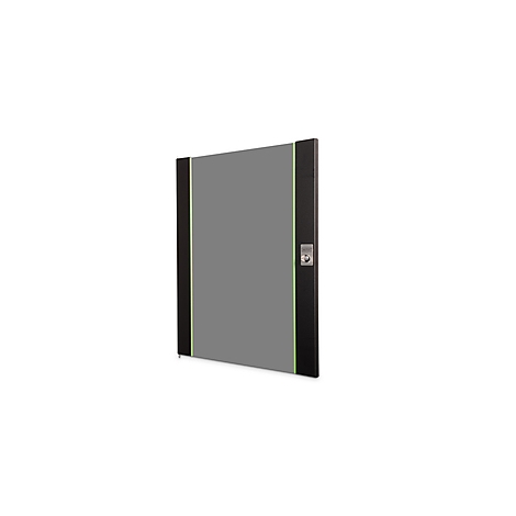 Graue Tür mit schwarzen Seiten und grünem Streifen. Silberner Türknauf auf der rechten Seite.