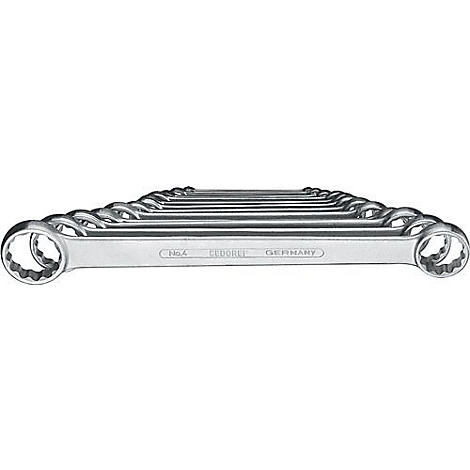 Reihe metallisch glänzender Ringratschenschlüssel, nebeneinander gelegt, in einer geraden Linie. Aufschrift: "GEDORE GERMANY".