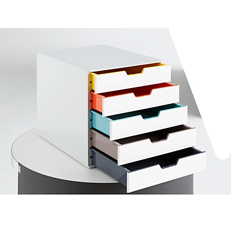 Wit ladesysteem met vijf verschillend gekleurde lades. Geel, rood, turquoise, bruin en donkerblauw.