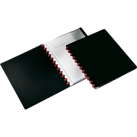 Schwarzes Notizbuch, rot gebunden, offen, mit Schriftzug.