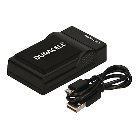 Schwarzes Duracell-Ladegerät mit einem USB-Ladekabel vor weißem Hintergrund.