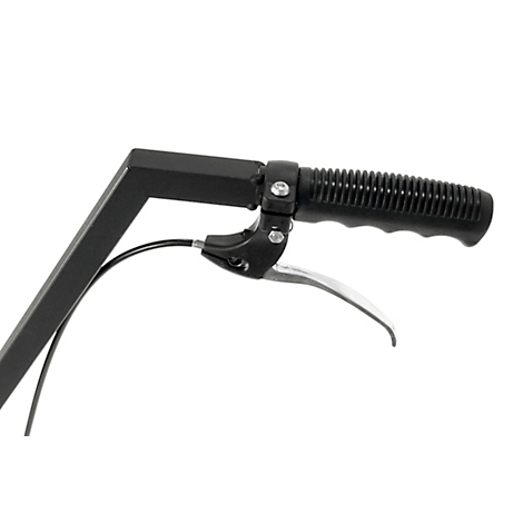 Close-up van een zwarte handlebar met grip, remhendel en kabel. De achtergrond is wit.