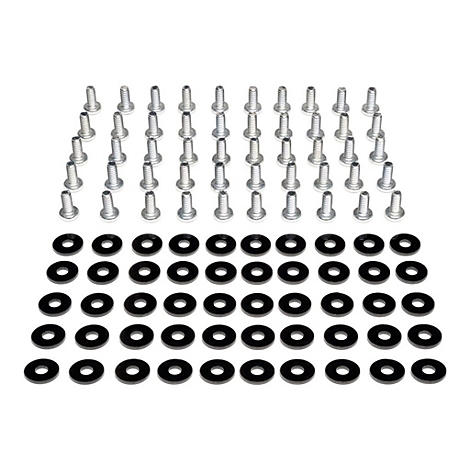 Draufsicht auf Schrauben und Unterlegscheiben auf weißem Grund. Die Schrauben sind silbern, die Unterlegscheiben schwarz.