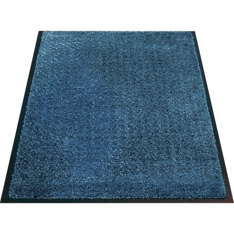 Blau tapijt met een zwarte rand. Het oppervlak is licht gestructureerd.