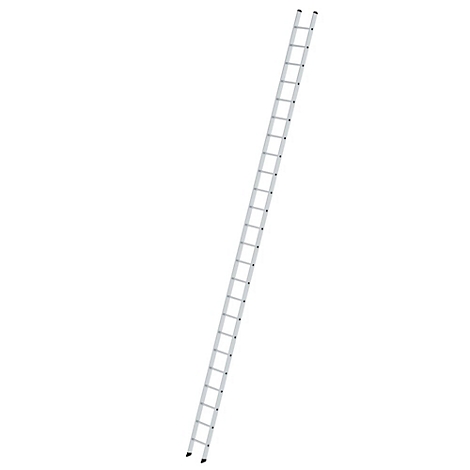 Échelle en aluminium gris, inclinée vers le haut sur fond blanc.