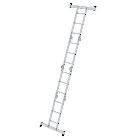 Échelle extensible polyvalente grise, inclinée sur fond blanc.